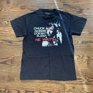 Chuck Norris Funny Meme Quote Shirt, Mens Size M, “Chuck Norris Doesn’t Sleep”